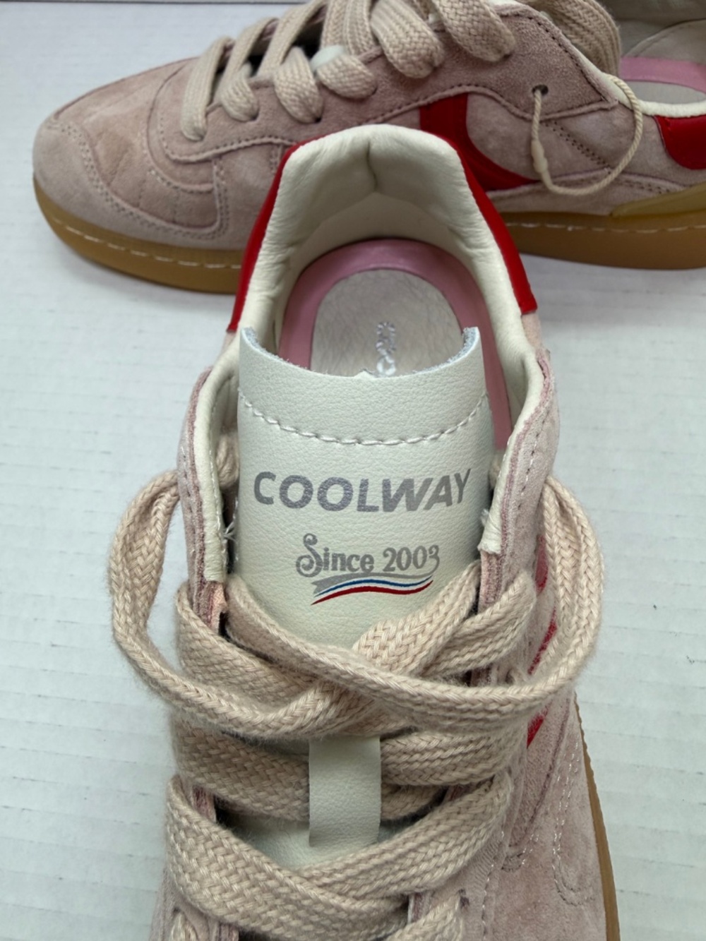 NWOB Coolway Goal Suede Retro Court Sneakers -Marshmallow/Red- size 7.5 US/ 38EU - Picture 4 of 11